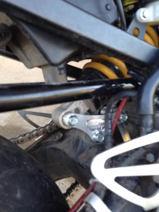 F4i Saggy Ass Fix link installed on a Honda CBR600F4i, photo 2