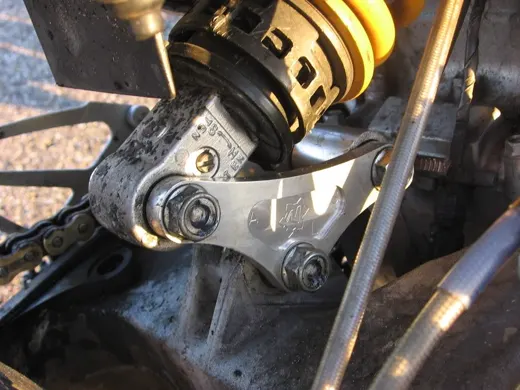 F4i Saggy Ass Fix link installed on a Honda CBR600F4i, photo 7